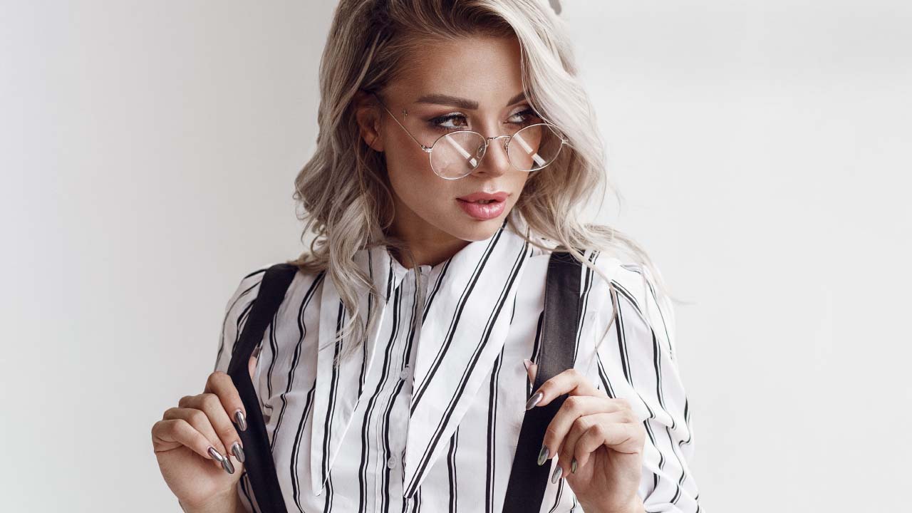 Fashion фотосессия Алисы Мур в костюме
